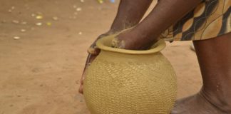 Women in Gungun Share their Experiences in Pottery Making