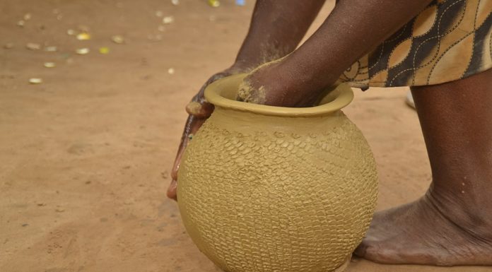 Women in Gungun Share their Experiences in Pottery Making